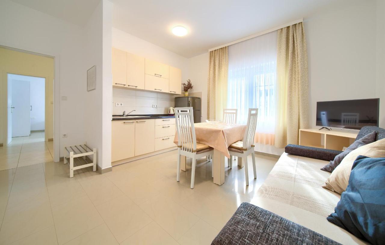 Apartmani Mara Matic Malinska Exterior foto