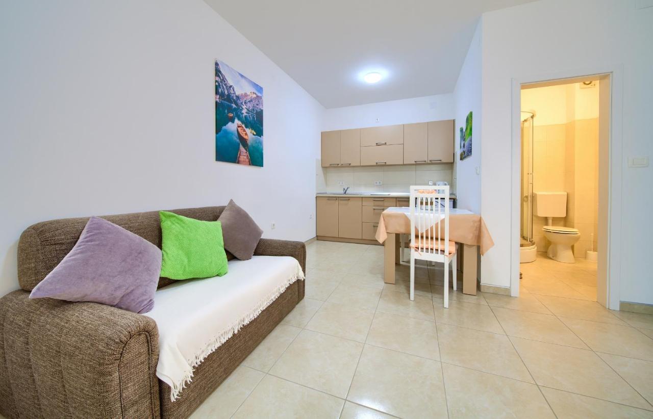 Apartmani Mara Matic Malinska Exterior foto
